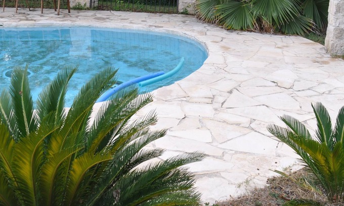 Seguin Casa | Large Home