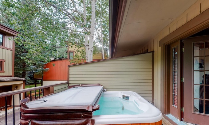 Intermountain Condominio | Large home with views from deck, fireplace & covered carport - near Vail gondola