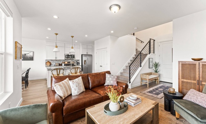 Park City Casa | Large, hot tub, mtn. views, 2 car garage, e-bikes included! 3D Tour and Vid