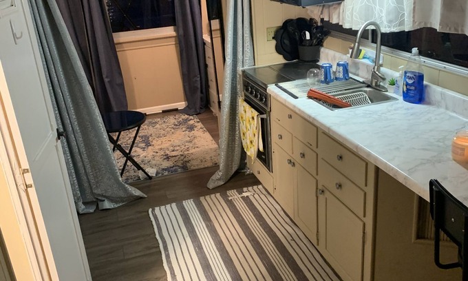 North Shore Alquiler De Eote | Large House boat located right in downtown Pittsburgh!