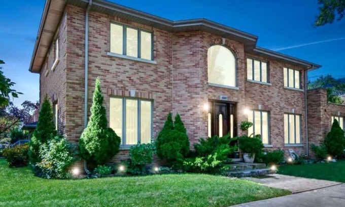 Skokie Apartamento | Large house in Chicago suburb