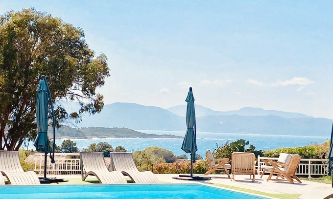 Sagone Casa | Gran casa en Córcega, vista al mar, paseo por la playa y piscina privada.