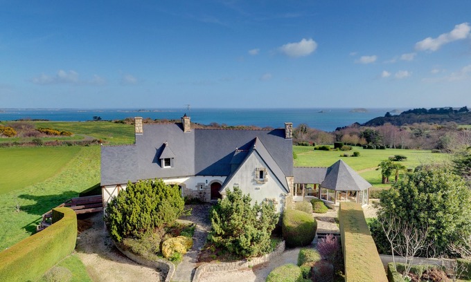 Paimpol Casa | Large house, landscaped grounds 1.1 ha, fantastic sea view, beach 600m away on foot