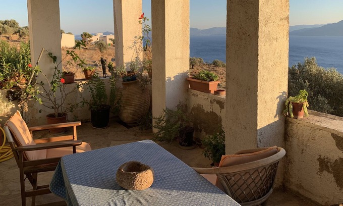 Perdhika Villa | Casa grande, magnífica vista al mar y Peloponeso, a 15 minutos a pie de una hermosa cala.
