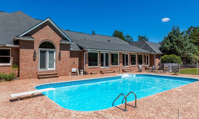 Pinehurst Casa | Large House w/ Private pool - perfect for Golfing Groups 12 beds
