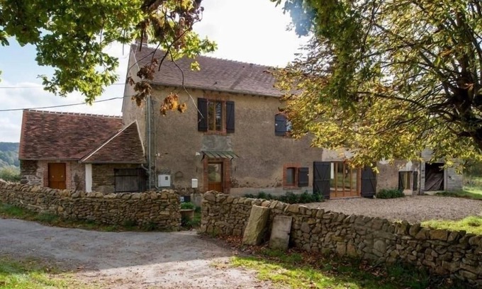 Badecon-le-Pin Cabaña | Gran Casa con terraza cerca del río en Berry