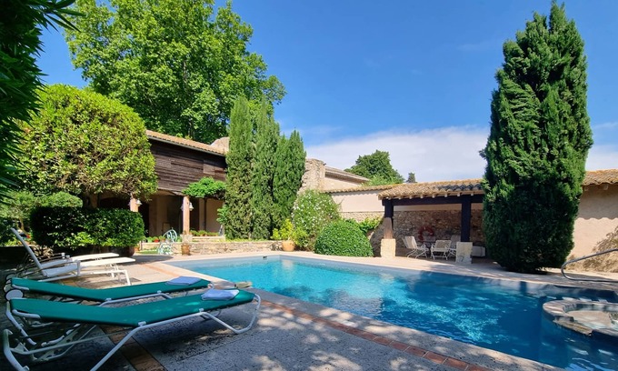 Luc-sur-Orbieu Casa | Large village house with privarepool and cosy area