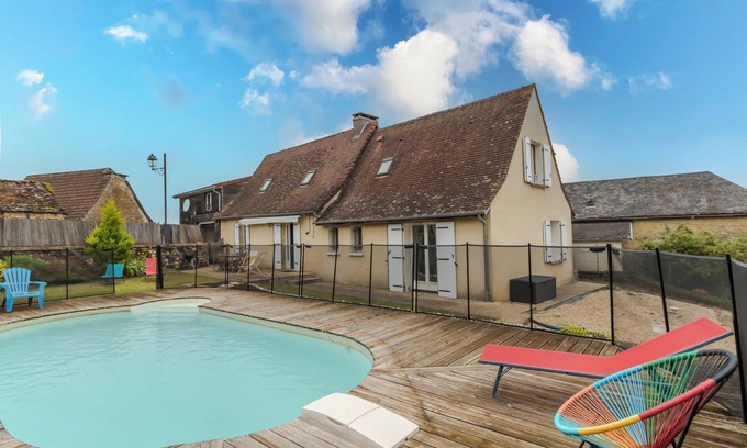 Nailhac Casa | Lanalex – Casa de vacaciones espaciosa con piscina en el corazón del Périgord Noir