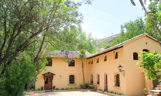 Coin Casa | Gran finca de campo idílico en el corazón del campo de la moneda con cascada.