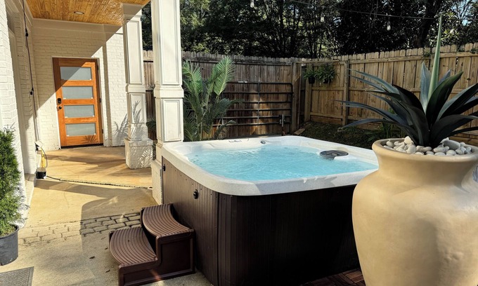 East Side Casa | Casa Grande y Hermosa Con Jacuzzi😍 Duerme 16