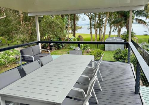 Chain Valley Bay Casa | Large Lake House on Lake Macquarie