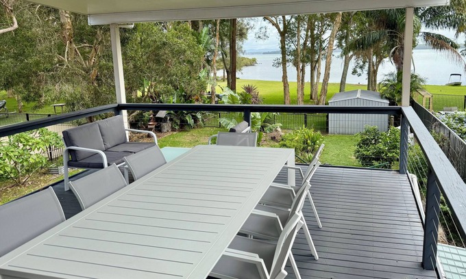 Chain Valley Bay Casa | Large Lakefront House on Lake Macquarie with Kayaks, Kids Toys and Dog Door