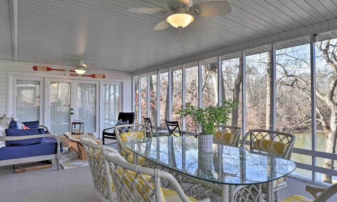 Lavonia Casa | Gran Lavonia Home w / Party Dock en el lago Hartwell!