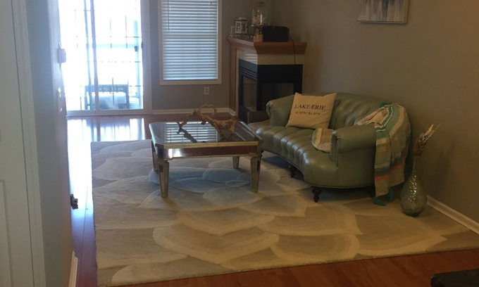 Marblehead Condominio | Gran propiedad de lujo en Marblehead con vista al lago y 3 balcones