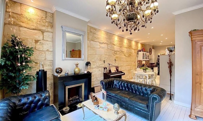 Nansouty-Saint-Genes Apartamento | Large Luxury Apartment with Jacuzzi, Terrace and Parking in Hyper Centre!