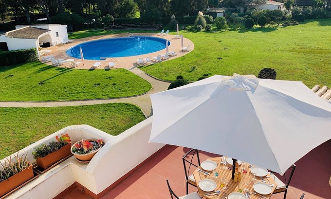 Penina Apartamento | Fantástico apartamento familiar con gran terraza privada, WiFi rápido, aire acondicionado. 5 minutos de la playa