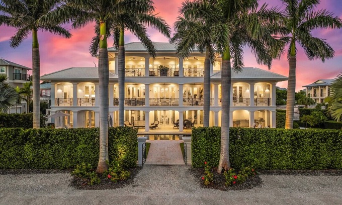 Boca Grande Casa | Large Luxury home nestled in Boca Grande | Private Pool | Elevator | Sleeps 14