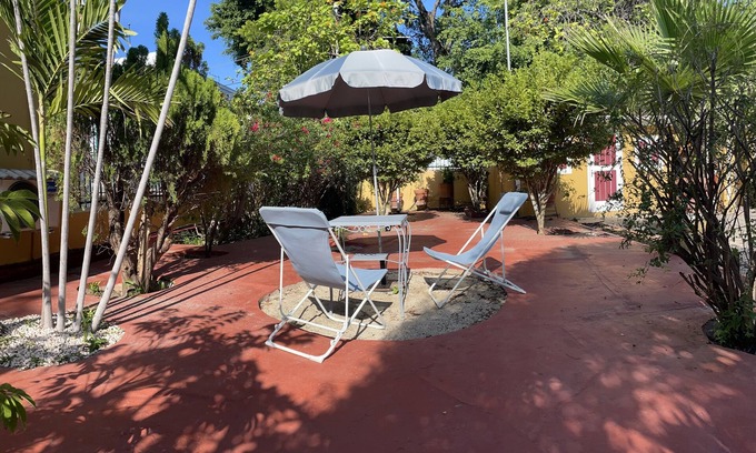 Parera Apartamento | Large luxury studio [ no additional fees ]