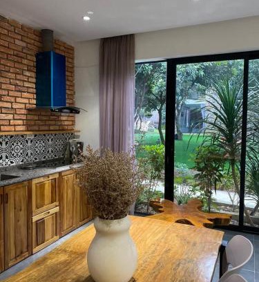 Ba Vi Apartamento | Large Mango Villa