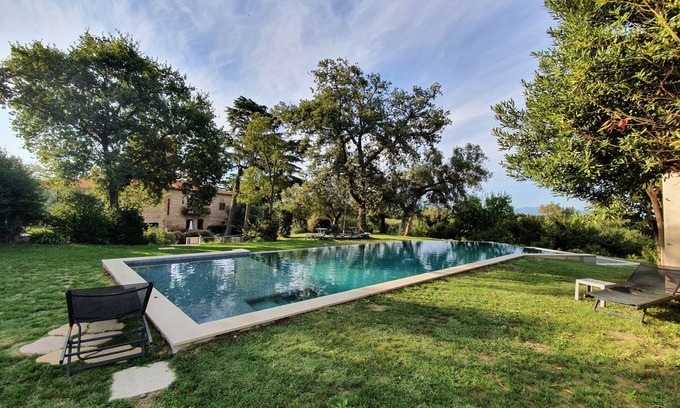 Bompas Otro | farmhouse near the sea and downtown Perpignan, with infinity pool
