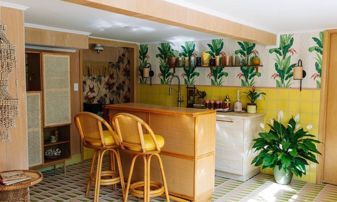 Saylorville Casa | LARGE Mid Century Home - Pool, Hot Tub, Tiki Bar, Bridal Suite, Patio, 4 Acres