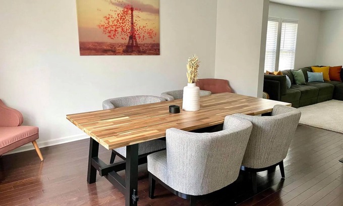Forest Park Apartamento | Large, modern 2 bedroom in the heart of Forest Park