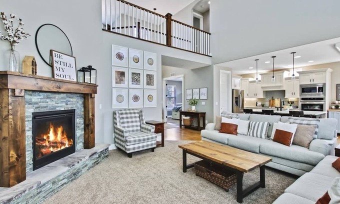 Meridian Casa | Large Modern 6 Bedroom Farmhouse with Custom Theat