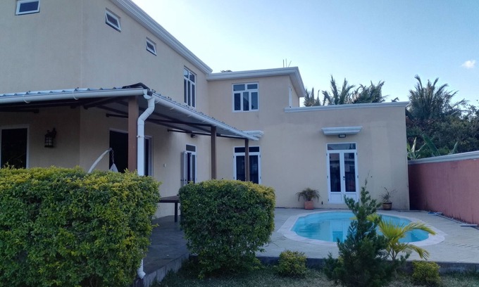 Roches Noires Casa | Gran casa moderna de 3 dormitorios y 3 baños sin aire acondicionado cerca de Azuri