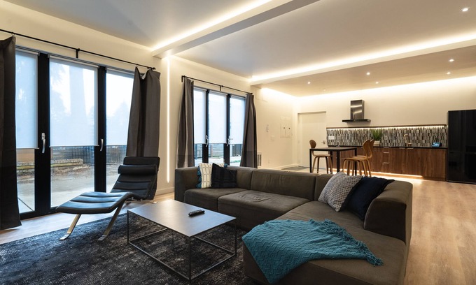 Redmond Apartamento | Large Modern Loft in Central Location