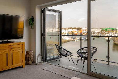 Oulton Broad Casa | Large Modern Scenic 4 Bedroom Townhouse