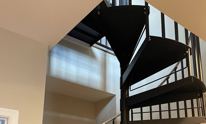 Frederick Casa | Large modern TH, private elevator, walk to Historic Frederick