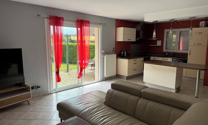 Beaune-les-Mines Villa | VILLA MODERNA GRANDE