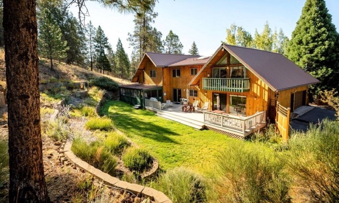 Klamath Falls Cabina | RETIRO DE MONTAÑA ~ Espacioso Y Aislado ~ En 64 Acres!