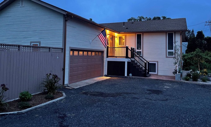 Saunderstown Casa | Large Narragansett Ranch that’s been completely renovated as a modern showpiece