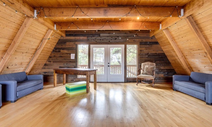 Agate Beach Casa | Large Newport Home, Close to Beach & Coastal Attractions!