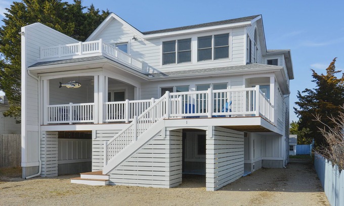 Fenwick Island Casa | Large oceanblock beach home - Short walk to beach, shops & great restaurants!