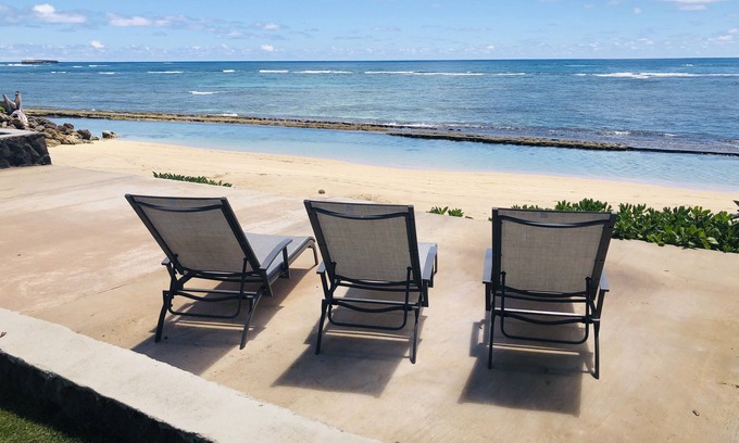 Laie Casa | Gran casa frente al mar en una playa secreta con amplio patio y vistas increíbles