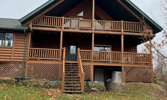 Garrison Cabina | Large Pet-Friendly Family Cabins