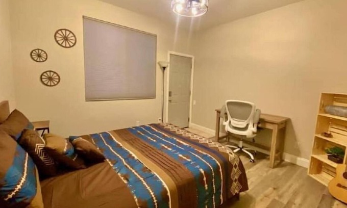 Victorville Casa | Large Pool home, quiet neighborhood, Spacious