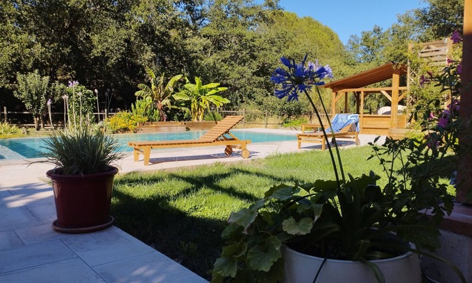 Pollestres Villa | Grande piscina bajo robles centenarios