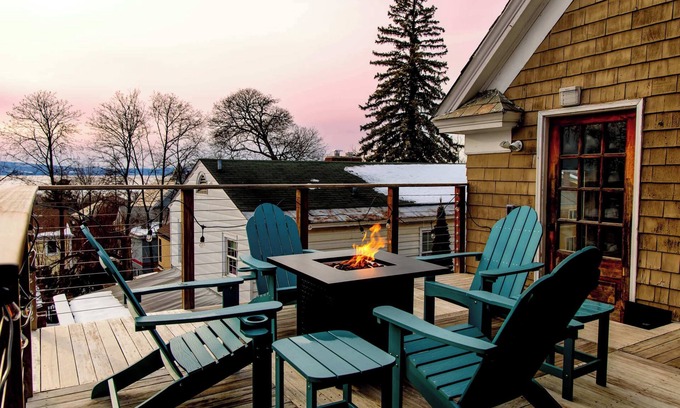 South End Apartamento | Large Private 2 Bedroom Apt w/ Epic Deck View