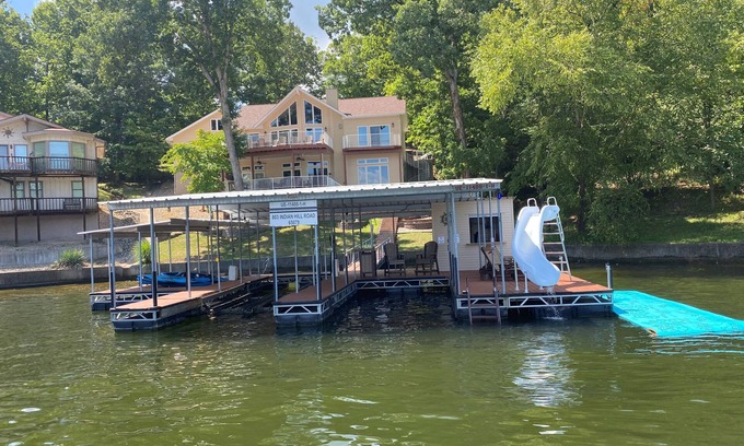 Sunrise Beach Casa | Large, private, multifamily lake retreat.