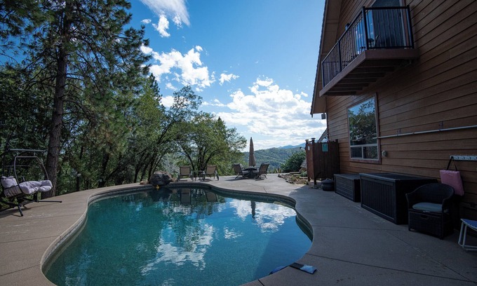 Lakehead Casa | Large Private Oasis with Pool/Hot tub in Beautiful Lakehead with Amazing Views