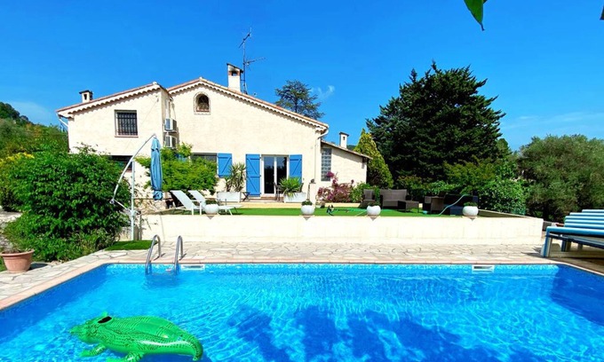Le Plan-de-Grasse Villa | Large Provencal Villa w/ pool & A/C in Grasse - near beaches of French Riviera