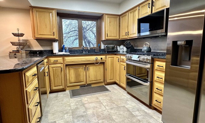 Pelican Rapids Casa | Large & quiet Pelican Lake - Game Room, Sauna, Great Views, Boat & Jet Ski Lifts