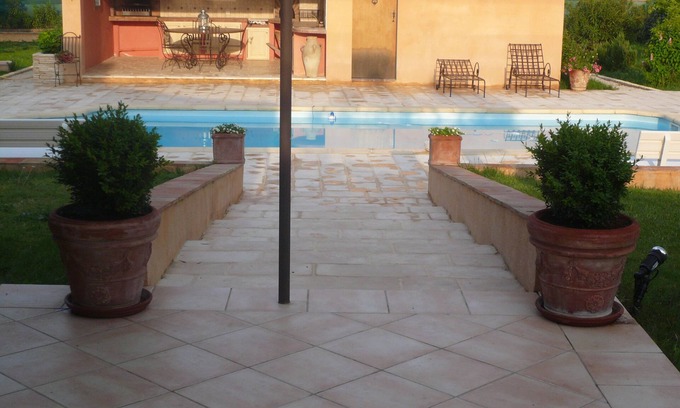 Le Muy Complejo | gran villa tranquila con piscina