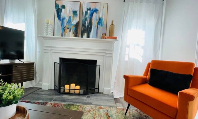 Crestline Heights Casa | Large, Renovated On E. Lake Park! Comfy Cottage