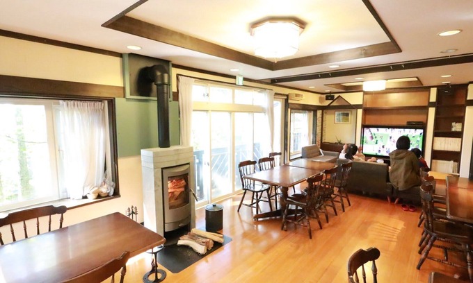 Chino Casa | Large rental villa with a capacity of 10 rooms and 25 people Pilatus hill at an altitude of 1750m / Chino Nagano