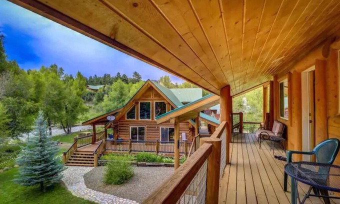 San Juan River Village Casa | Large Riverfront Home for Multi Family Groups