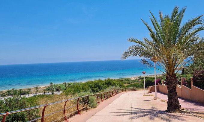 Els Arenals del Sol Casa | Gran terraza en la azotea, barbacoa, WI-FI, cerca de la playa y Alicante